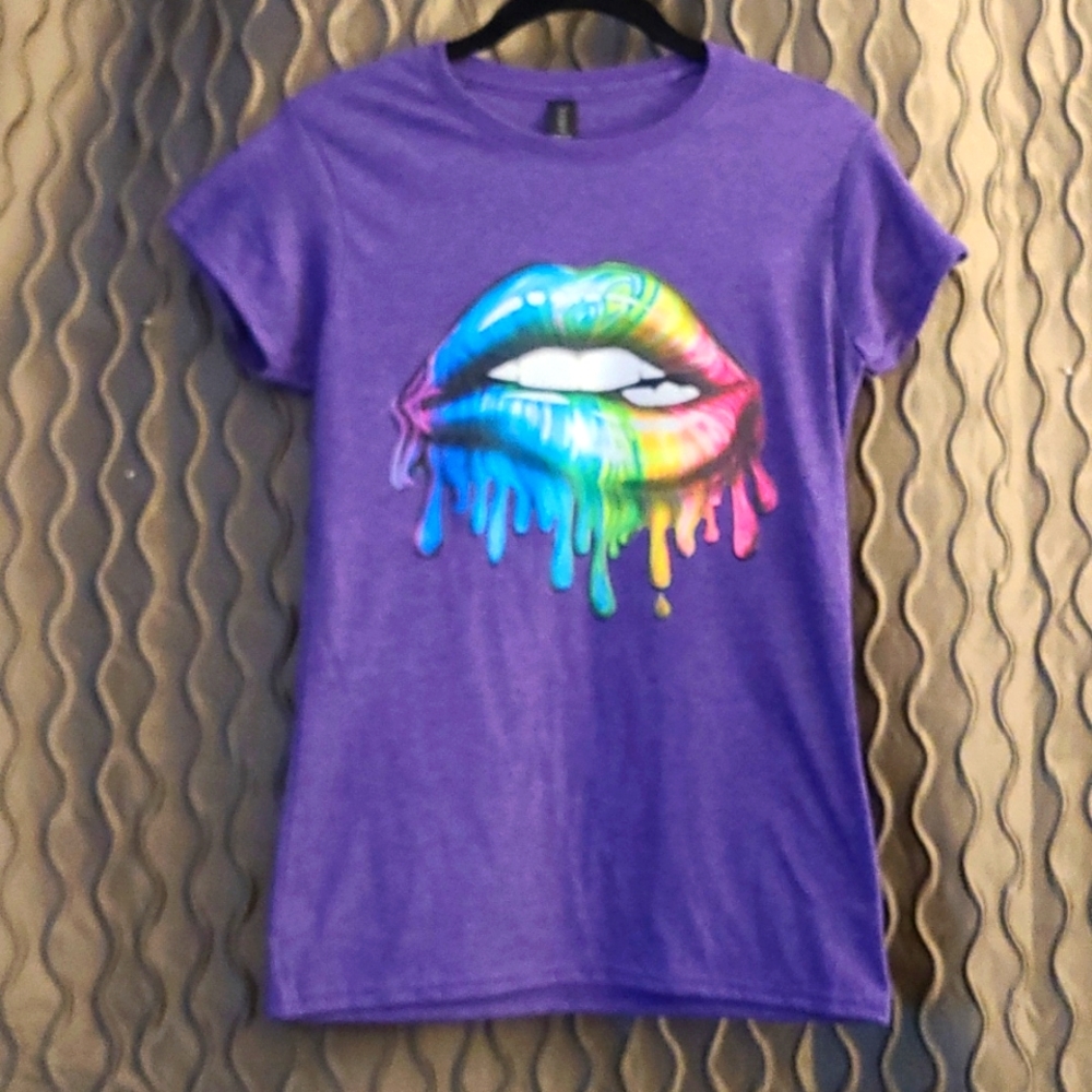 Women Rainbow Lip T-shirt sz M